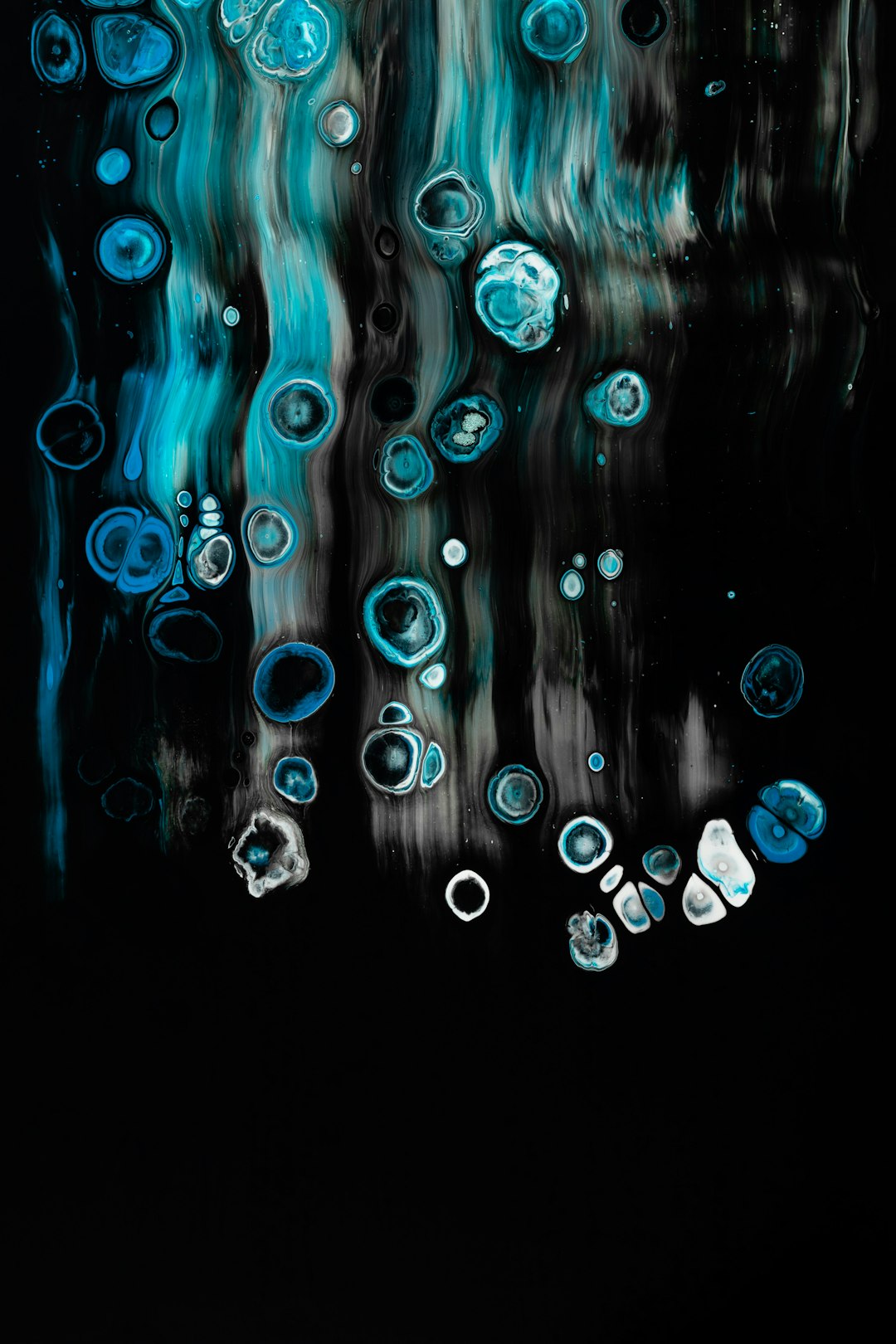 abstract painting of small bubbles on black background, turquoise and blue, dark white and aquamarine, hyperrealistic water drops, glowing light, fluid organic shapes, dark art illustration, dark art, dark turquoise color scheme, dark art style, dark art, dark cyan and black, fluid organic forms, dark blue and black, dark background, dark turquoise and skyblue colors, dark black and gray background, dark green and azure blue, dark grey background, dark gray and skyblue –ar 85:128