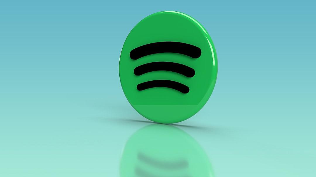 3D illustration of the green colored minimalistic icon with a black stripe on it, which represents the music streaming service “Spotronc” with its logo in the style of light blue background.