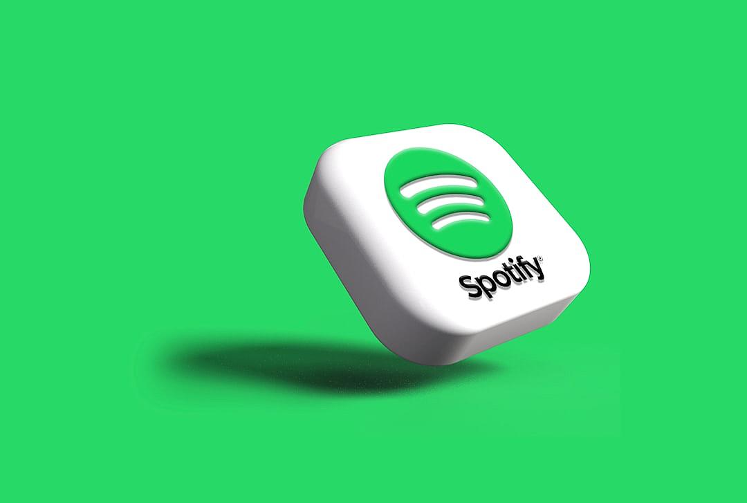 A white music streaming service icon with a waveform on the front, green background, floating in air, high resolution, logo style, with text that says “Sophia”, 3D rendering, white and black color theme, minimalistic design, simple shapes, green gradient color palette, playful use of light and shadow, soft edges and blurred details, simple shapes and forms, high contrast shadows, in the style of minimalism.