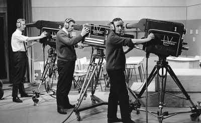 A black and white photo of the original Dutch TV channel_sidmm Dip, in The studio with their cameras on tripods for the first program "D permutation", year 20th century