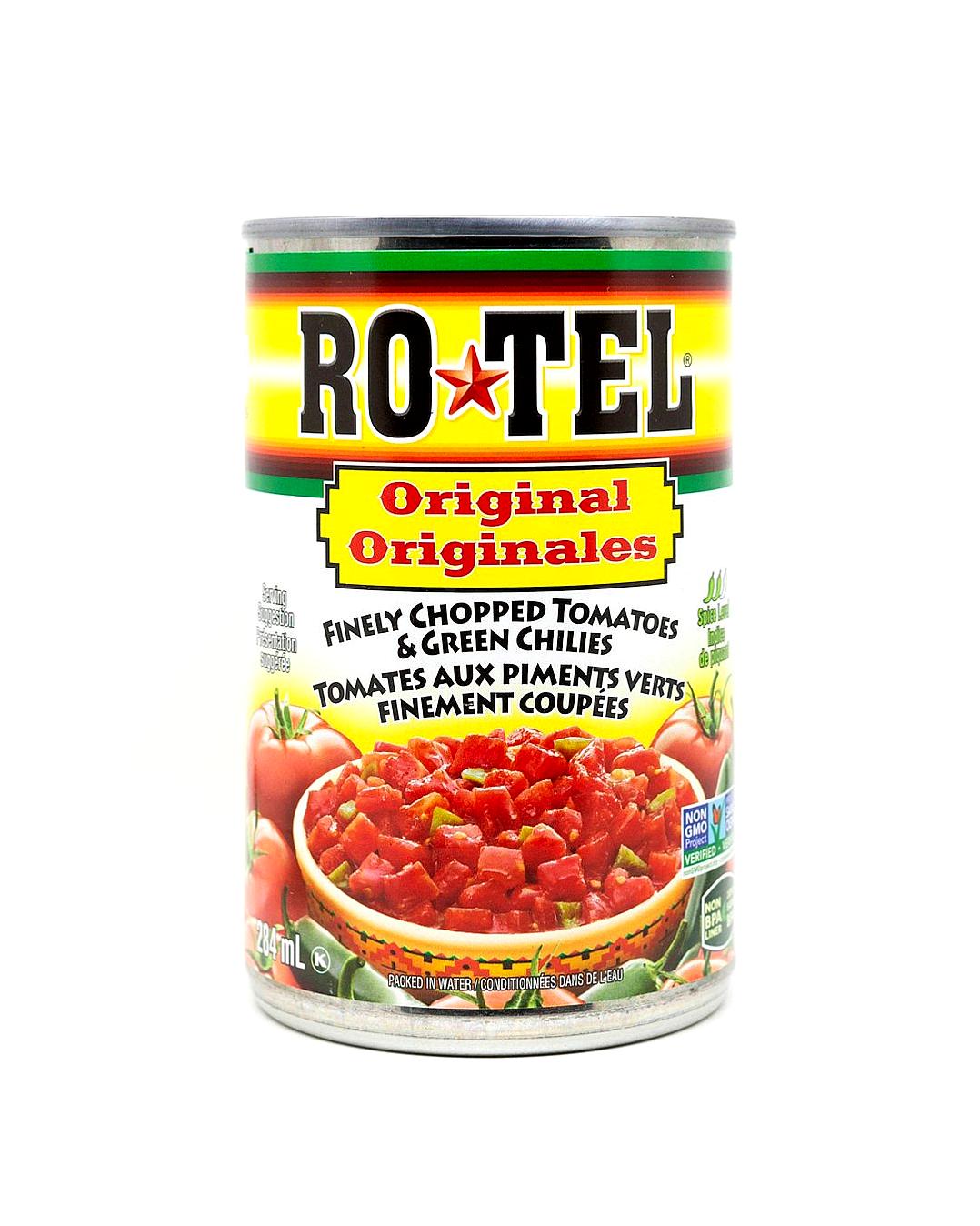 A can of “ROTEL original” with fine chopped tomatoes and green chilies, isolated on a white background, is a product photography product shot with studio lighting and a studio background. The product design shows product details, with a label in the top corner showing the brand name Ratoms while the color is red yellow blue. A red label on the side shows the weight 204g. The front view of the packaging is colorful and attractive, with text reading ‘ROTEL original’ and ‘originals’. The words above say ‘Fine Chopped Tomatoes & Green Chilies’, in the style of hamburgers.