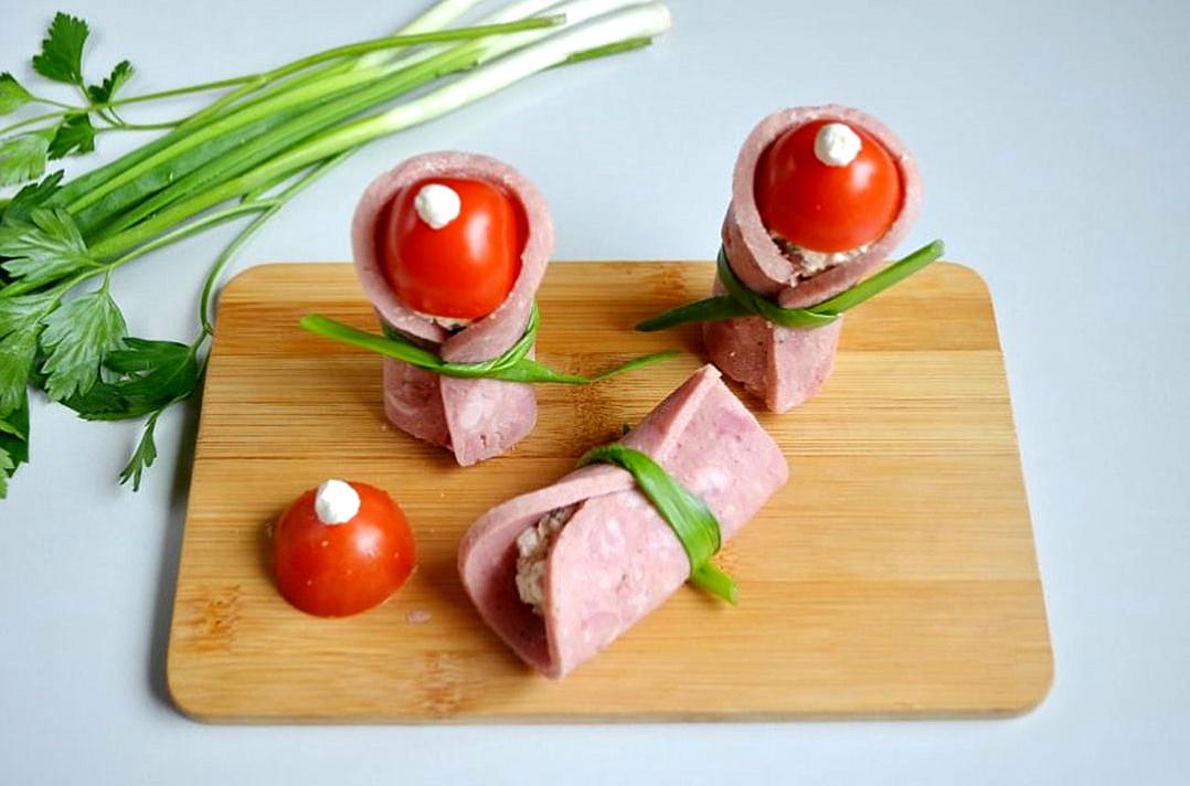 food photography, three small tomato and ham rolls with spring onions on a wooden board against a white background, in the style of springonion.