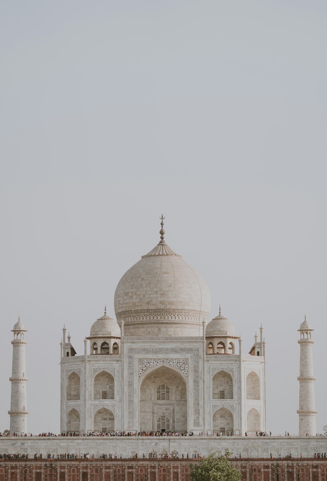 Photo of the Taj Mahal in India, front view, muted pastel tones, minimal aesthetic, neutral color palette, shot on Sony Alpha A9 II and studio light with grey background, hyper realistic photography in the style of natural lighting, daylight. –ar 87:128