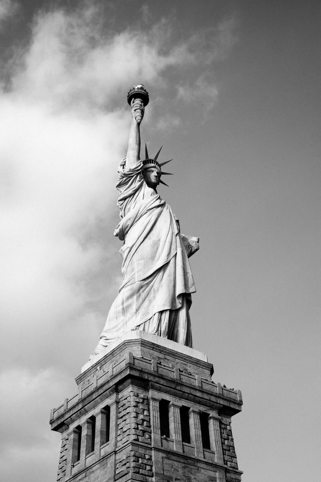 Black and white photo of the Statue of Liberty, Nikon D850 DSLR