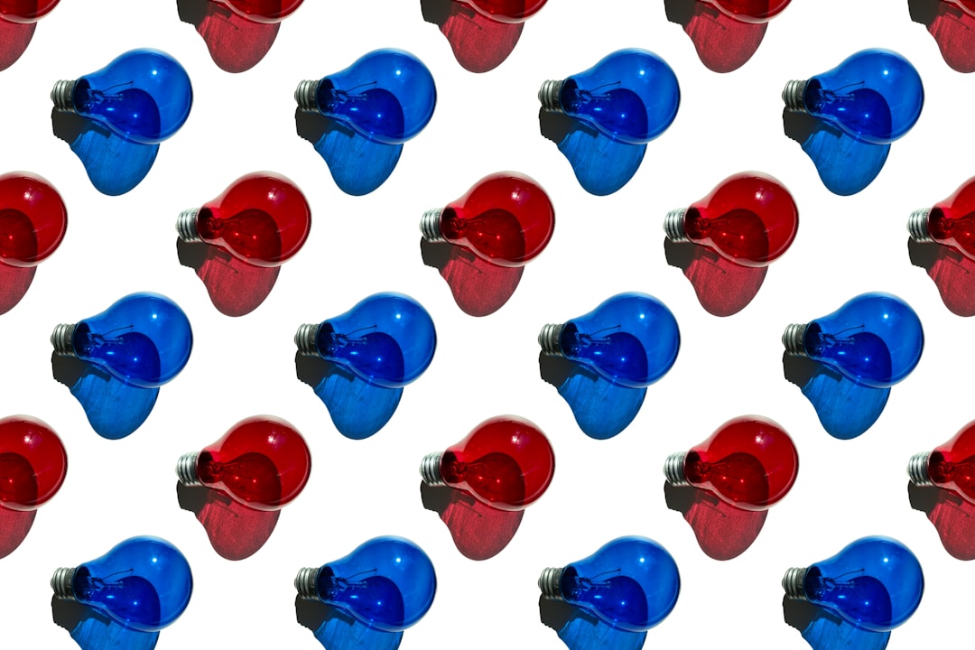 3d render of red and blue light bulbs on white background seamless pattern, seamless pattern –ar 128:85