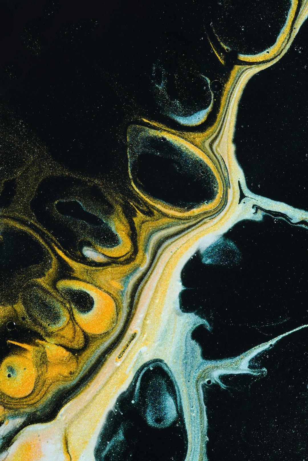 black background, white gold and yellow fluid paint swirls in the style of aerial view, dark fantasy style –ar 85:128