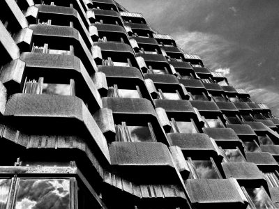 Black and white photo of the Carfed strange brutalist building in London, taken on Leica M6 with 35mm film in the style of no artist. --ar 4:3